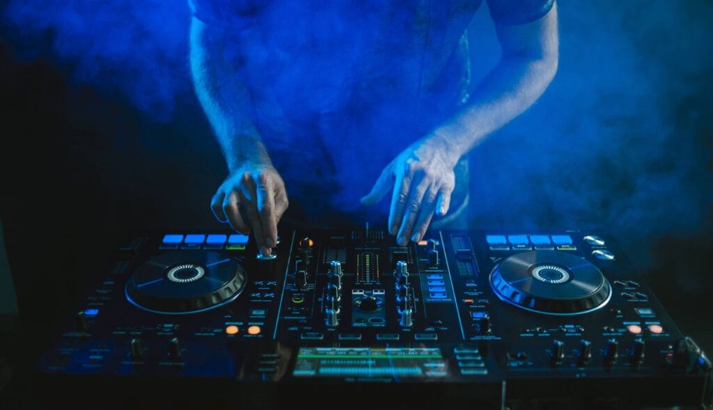 Zašto je DJ Ključan za Vaše Vjenčanje